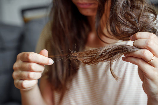 Como evitar queda de cabelo: veja principais causas e 8 dicas